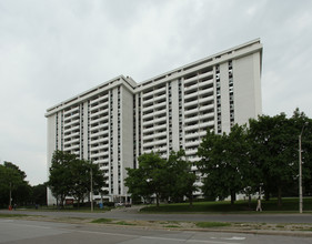 The Gateway in Toronto, ON - Building Photo - Building Photo