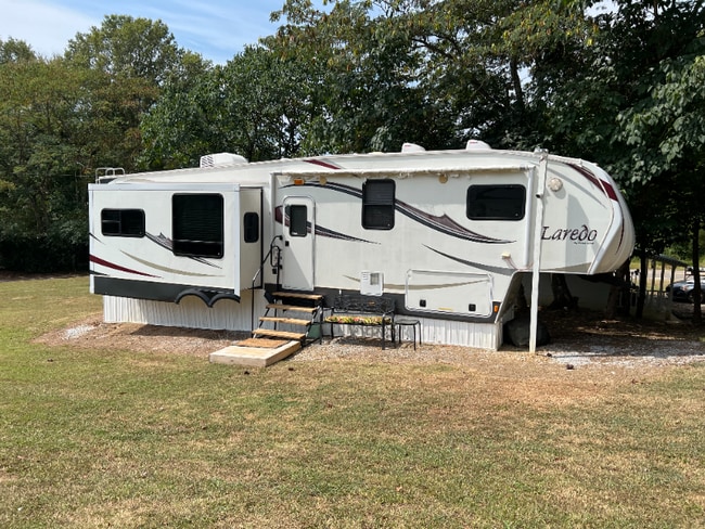 7560 Chelsea Rd in Columbiana, AL - Foto de edificio - Building Photo