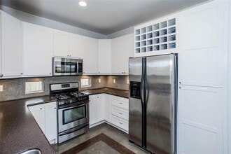 617 Peacock Ln in Austin, TX - Building Photo - Building Photo
