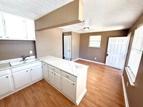 1829 E Highland Blvd in San Antonio, TX - Building Photo - Building Photo