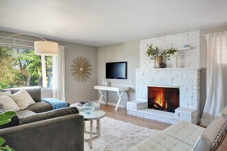 825 NE 103rd St in Seattle, WA - Building Photo - Building Photo