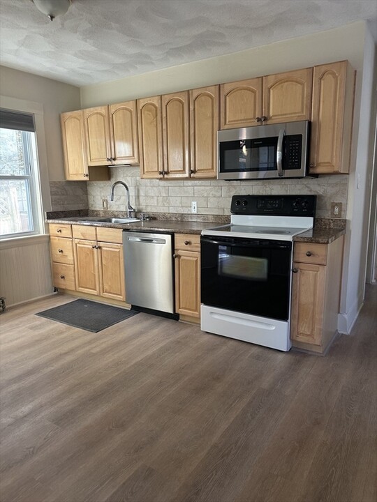 317 Langley Rd, Unit #1 in Newton, MA - Foto de edificio