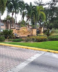 2826 S University Dr in Davie, FL - Foto de edificio - Building Photo