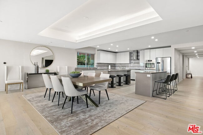 property at 2391 Roscomare Rd