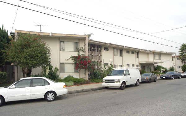 The Duquesne Apartments in Hawthorne, CA - Building Photo - Building Photo