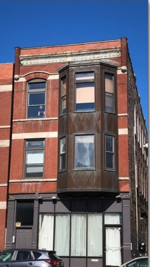 property at 731 N Noble St