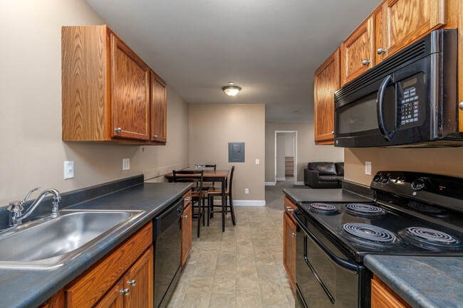 Cornerstone Suites - 50-52 Tompkins St in Cortland, NY - Building Photo - Interior Photo