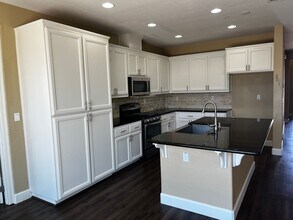 6305 Lookout Pass Way in Rocklin, CA - Building Photo - Building Photo