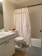 1010 Sandlin Pl, Unit A in Raleigh, NC - Foto de edificio - Building Photo