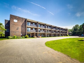 Terry Fox Place in Sault Ste Marie, ON - Building Photo - Building Photo