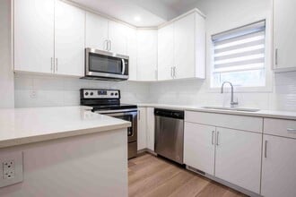 588 Des Meurons Street in Winnipeg, MB - Building Photo - Building Photo