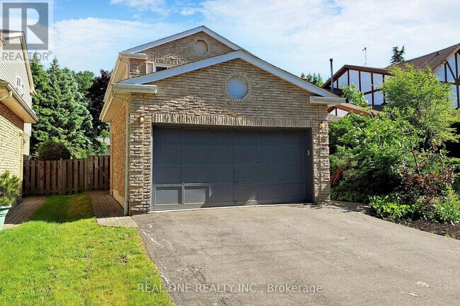 86 Breckonwood Crescent in Markham, ON - Building Photo - Building Photo