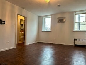 530 Valley Brook Ave in Lyndhurst, NJ - Building Photo - Building Photo