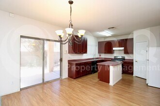 3062 S Mandy in Mesa, AZ - Foto de edificio - Building Photo