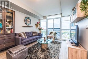 9 Valhalla Inn Rd in Toronto, ON - Building Photo