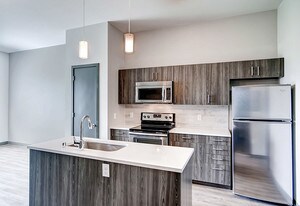 Detroit Terraces in Denver, CO - Building Photo