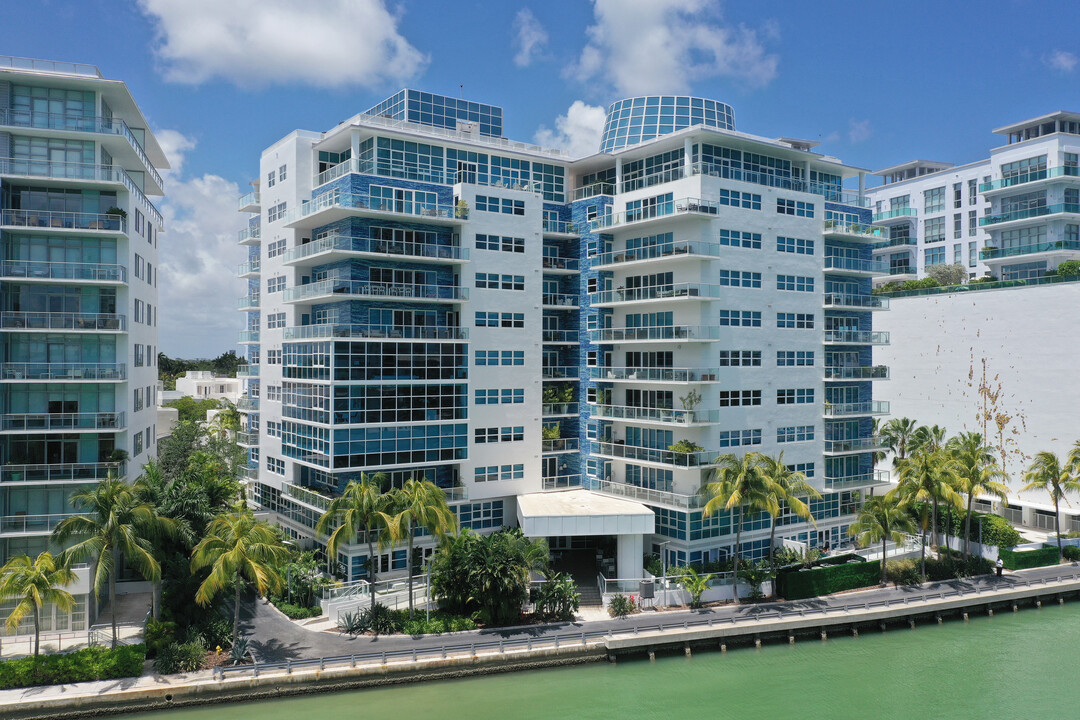 Spear at Aqua in Miami Beach, FL - Building Photo