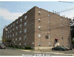 Hamilton Park Apartments in Waterbury, CT - Foto de edificio - Building Photo