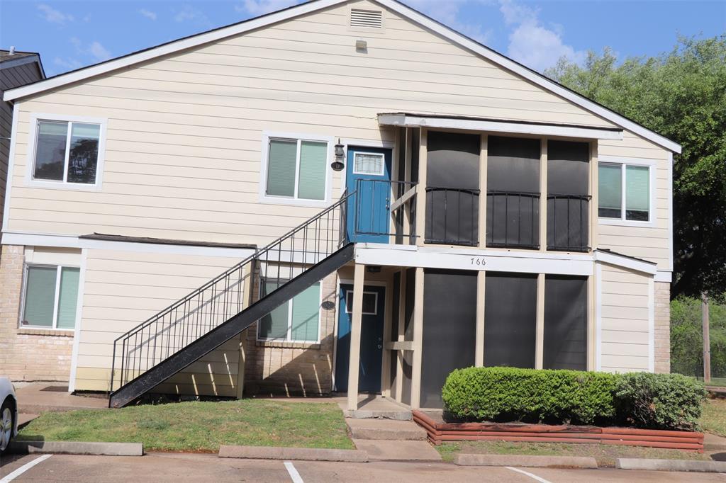 766 Memorial Mews St Photo