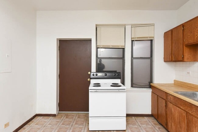 3149 W Medill Ave in Chicago, IL - Building Photo - Building Photo