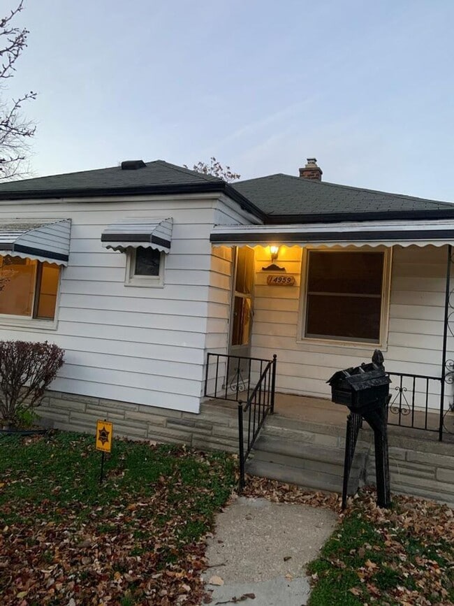 property at 14959 Lincoln Ave