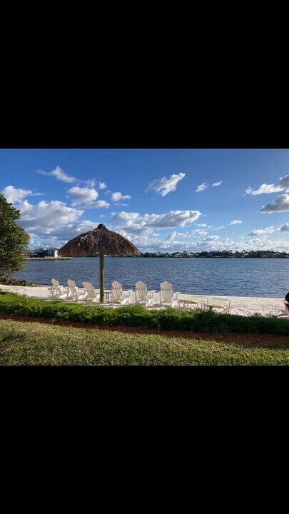 1000 Scotia Dr in Hypoluxo, FL - Building Photo