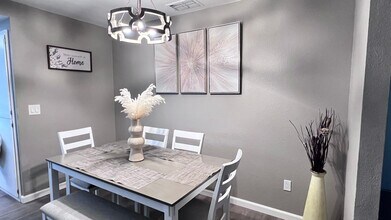 3376 Hartselle Way in Sacramento, CA - Building Photo - Building Photo