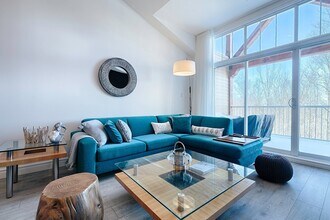 180 Rue du Cercle des Cantons in Bromont, QC - Building Photo - Building Photo