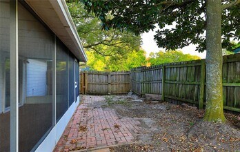 3816 Pebble Ct in Palm Harbor, FL - Building Photo - Building Photo