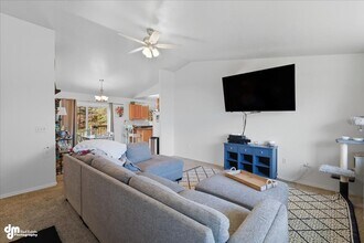 4251 Greenview Cir in Wasilla, AK - Foto de edificio - Building Photo