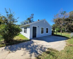 11 Bertram St in Pensacola, FL - Building Photo