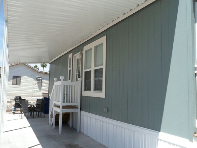 8700 E University Dr in Mesa, AZ - Building Photo - Building Photo