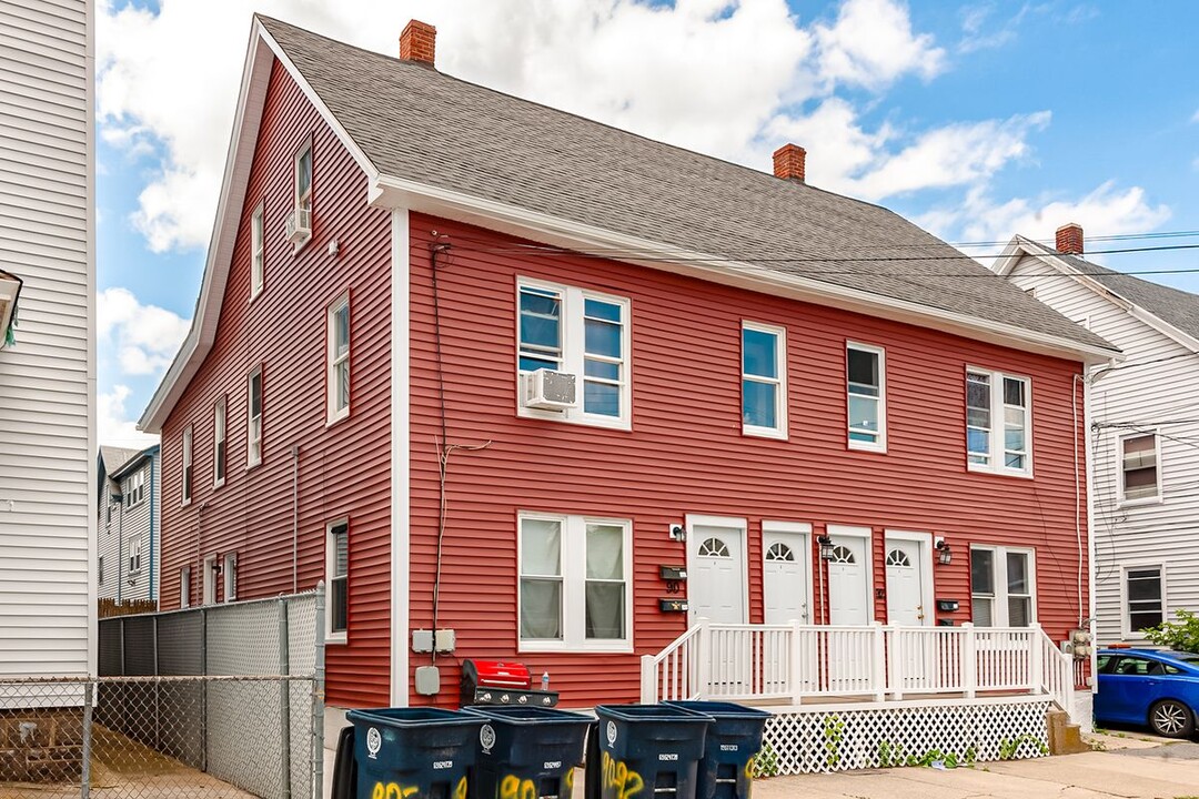 90-92 Tolles St in Nashua, NH - Building Photo