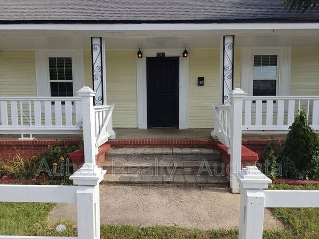 1911 Battle Row in Augusta, GA - Building Photo - Building Photo