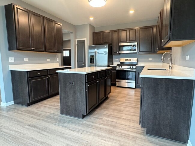 15030 W Cyrus Dr in Manhattan, IL - Building Photo - Building Photo