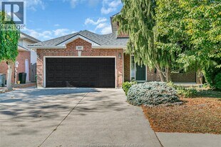 1459 Clover Ave in Windsor, ON - Building Photo