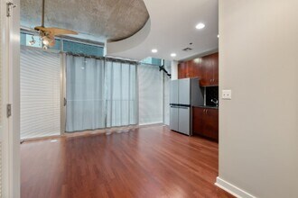 301 Demonbreun, Unit Encore in Nashville, TN - Building Photo - Building Photo
