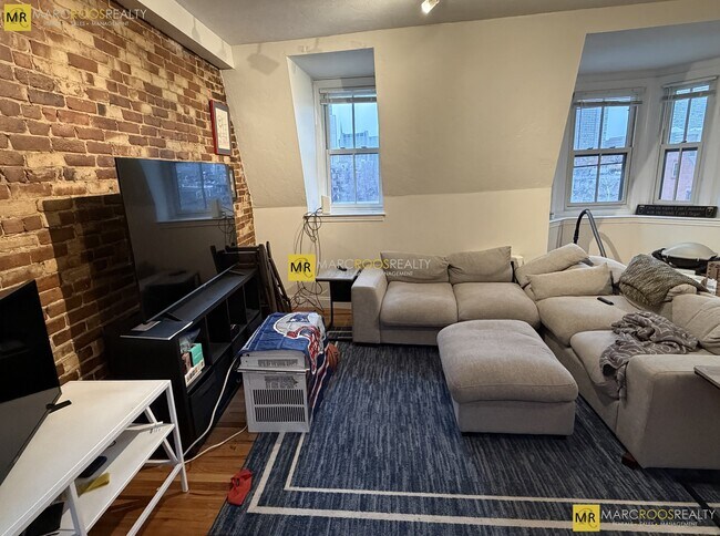 property at 678 Tremont St