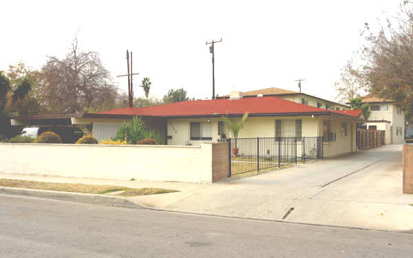 1325 S Alta Vista Ave in Monrovia, CA - Building Photo - Building Photo