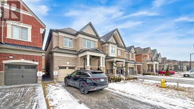 38 Deer Ridge Cres in Whitby, ON - Building Photo - Building Photo