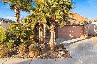 472 Via Stretto Ave in Henderson, NV - Building Photo - Building Photo