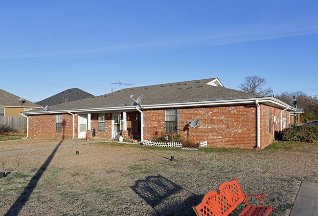 FairOaks Senior Housing in Denton, TX - Building Photo - Building Photo