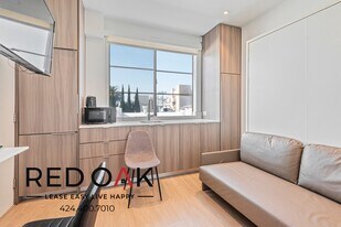 11649 Mayfield Ave in Los Angeles, CA - Building Photo