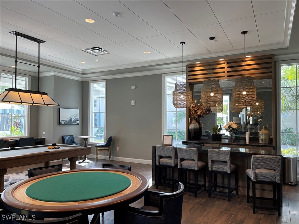 9213 Cayman Dr in Naples, FL - Building Photo