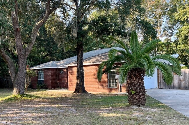 3102 Lynn Dr in Navarre, FL - Building Photo - Building Photo