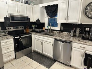 141 Williamson Dr in Waterbury, CT - Building Photo - Building Photo