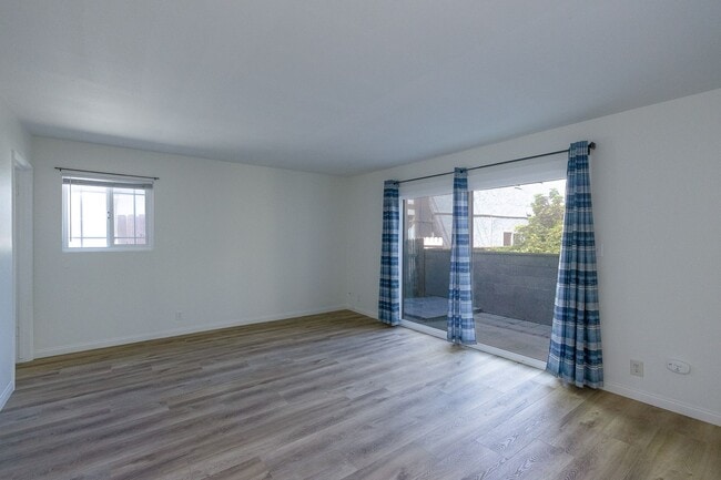 145 Camarillo Ave in Oxnard, CA - Building Photo - Building Photo