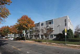 Eat Street Flats Apartments