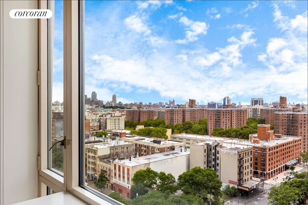 1280 5th Ave in New York, NY - Building Photo