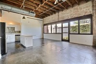 Continental Lofts in Dallas, TX - Building Photo - Building Photo